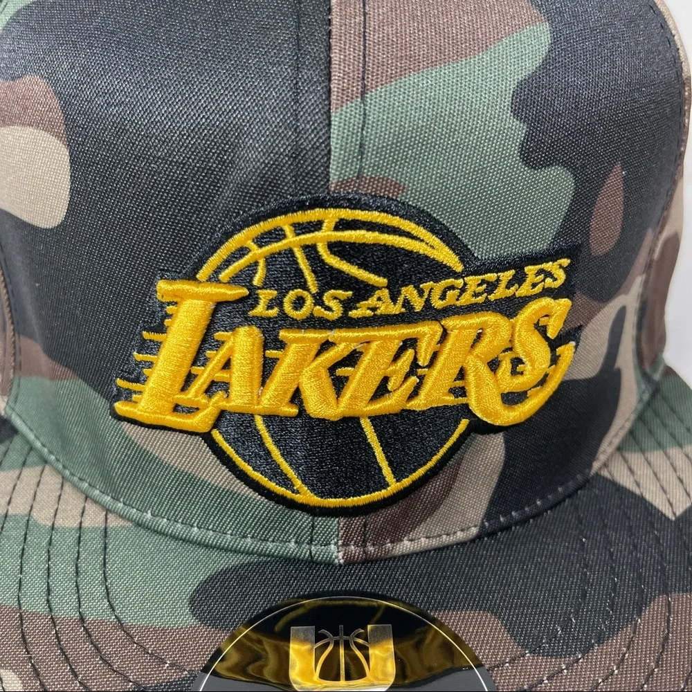 ULTRA GAME LOS ANGELES LAKERS SNAPBACK HAT CAP CAMO NBA BASKETBALL CAMOUFLAGE NE - Picture 3 of 7